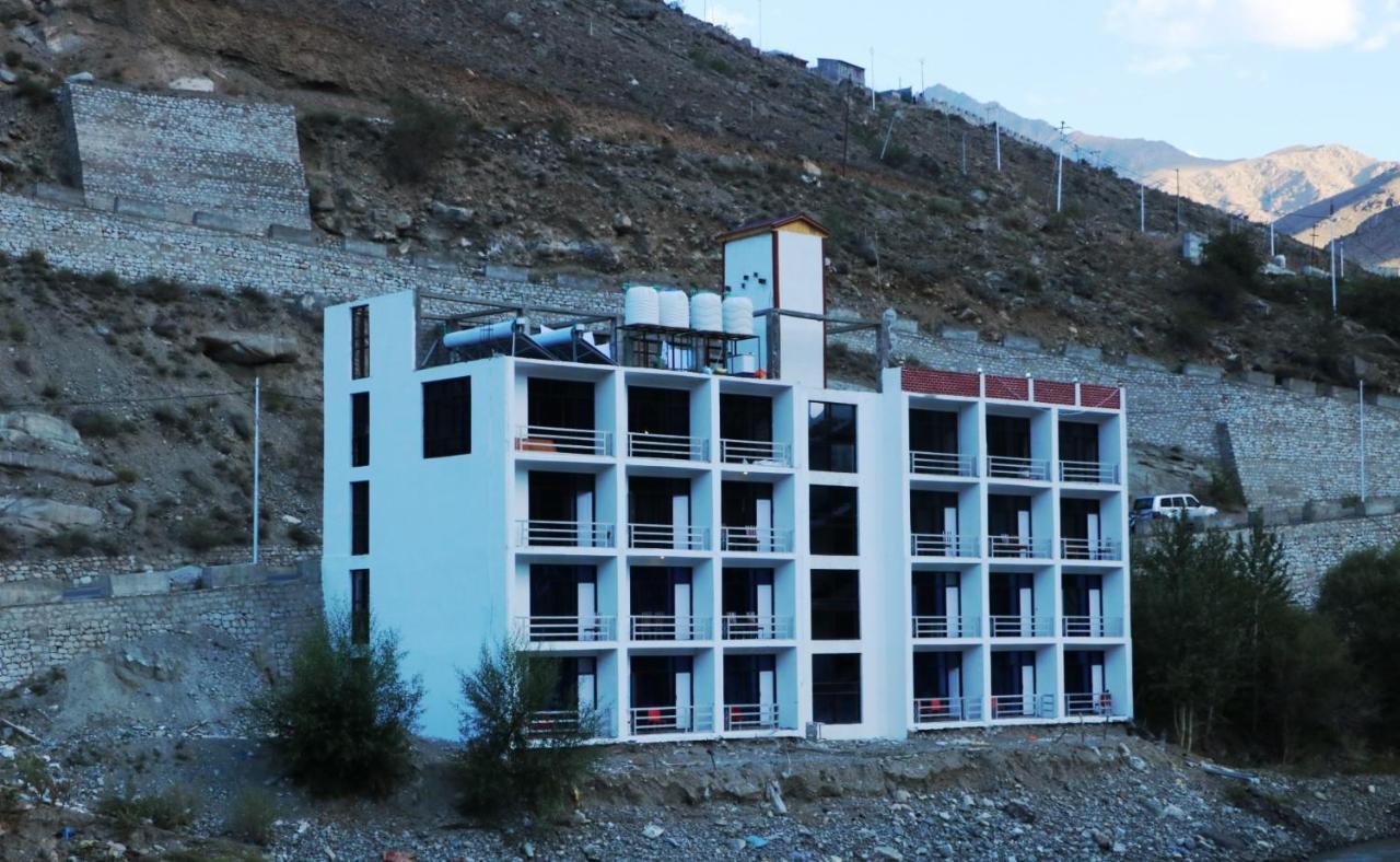 The Royal Kargil Hotell Exteriör bild